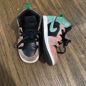 Jordan 1 Mid Kids High-Top Sneakers in Black, Pink & Teal Size 9C